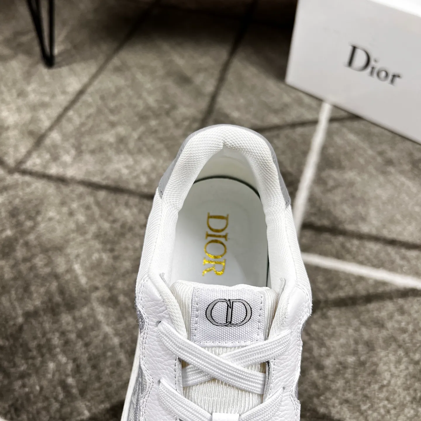 Factory price: 420💰Dior's new casual men's shoes👉 👉 Fashionable and versatile, 💞 simple and elegant style, 🔊 The fabric is made of imported cowhide with original fabric, ☑️Sheepskin feet inside, original wear-resistant rubber outsole, exclusive new style, actual shot, four colors available, code number: 38-44, (45 can be customized)